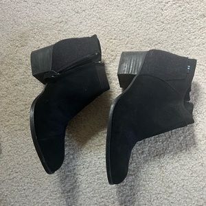 TOMS- Black booties